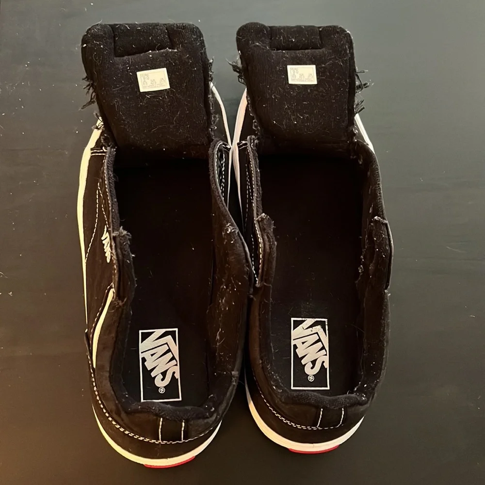 Vans - Picture 7 of 9